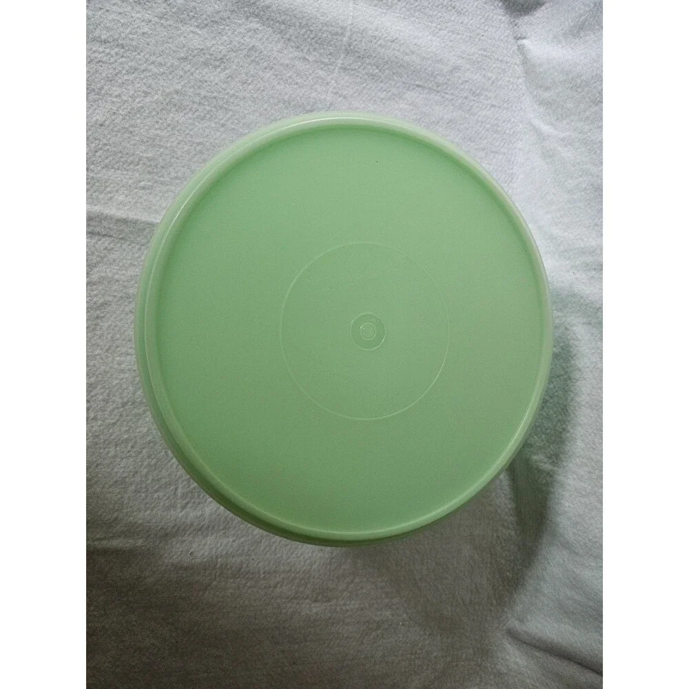 Tupperware Large 26 Cup Fix N Mix Bowl #274-9 & Lid - Jadite Green